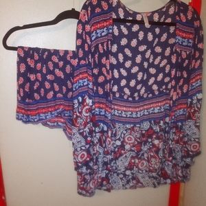 "SOLD" Lady's Printed 2 PC Short Set